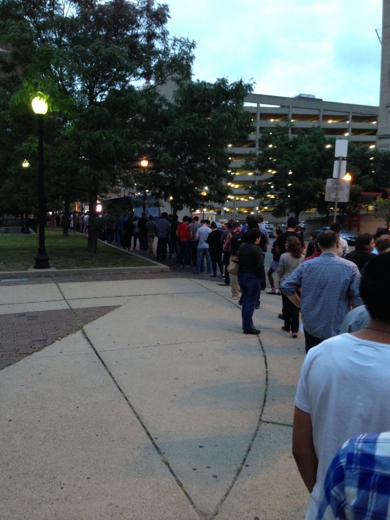 EngadgetLive Boston entrance line at 7:30pm